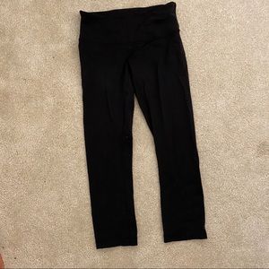 Lululemon cropped Wunderunders